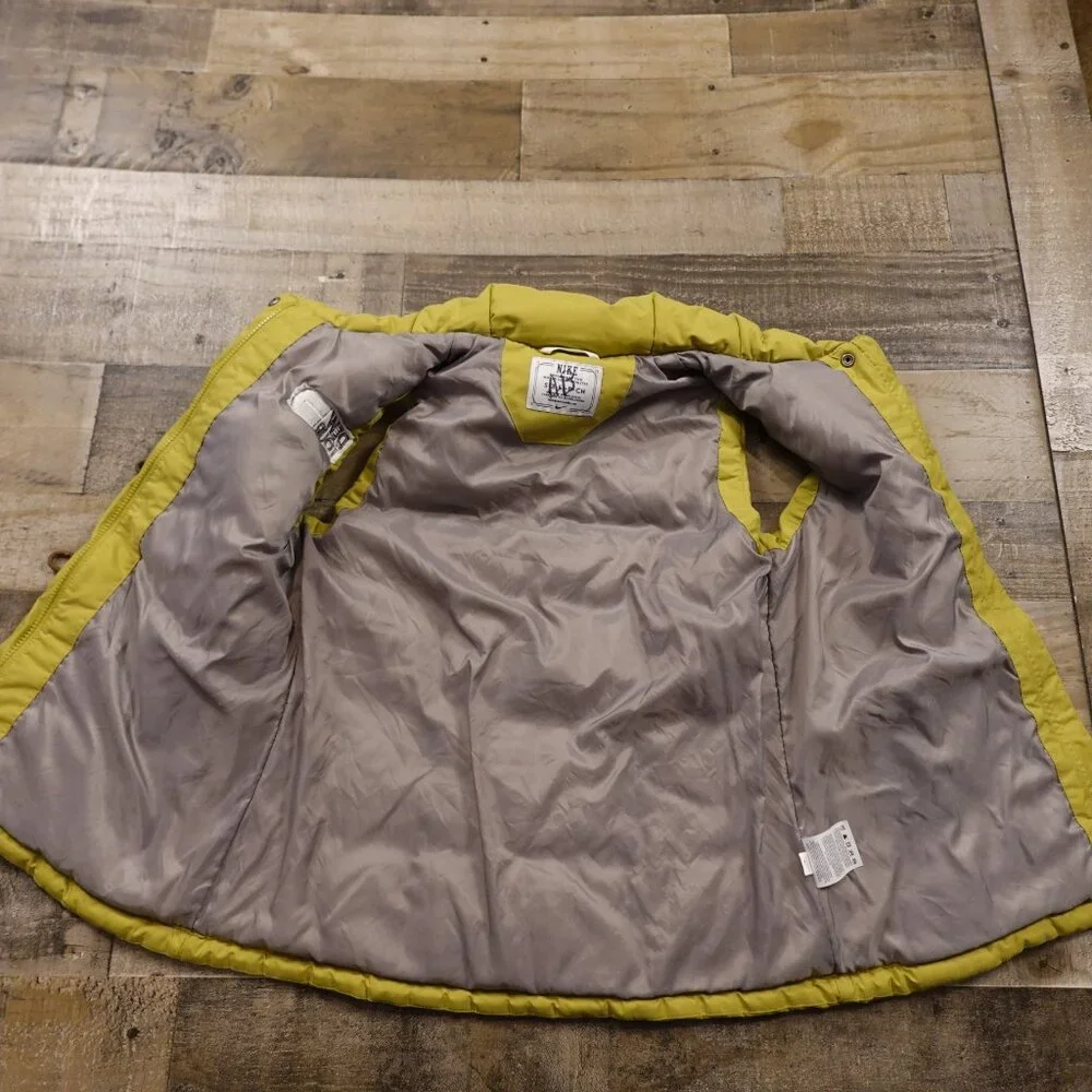 Nike Dew Tour Puffer‎ Vest Women’s Small Yellow Toggle Insulated